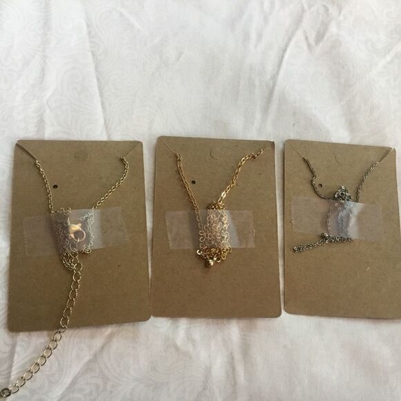 Set of 3 Necklaces Goldtone and Silvertone - Picture 6 of 7